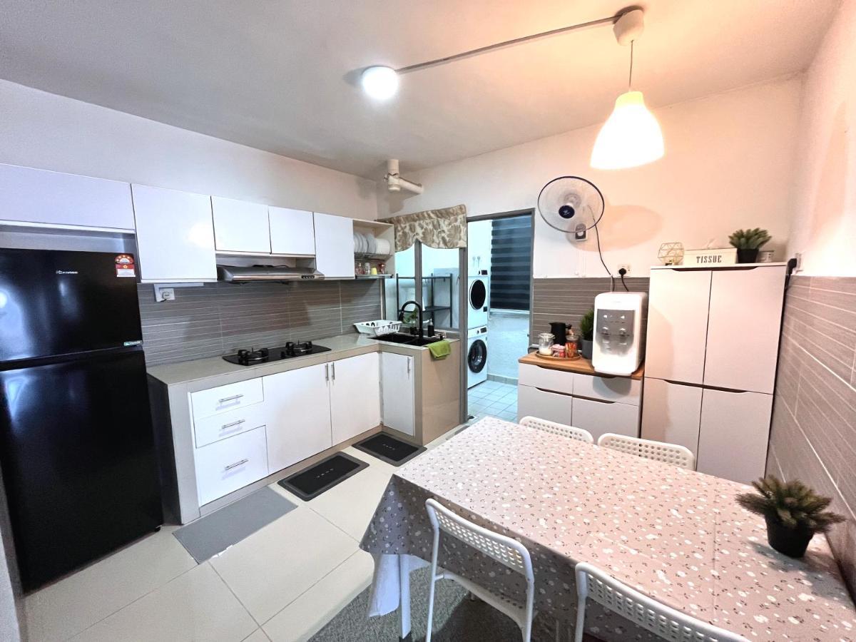 Naura Homestay Selangor Kuala Lumpur Batu Caves Экстерьер фото